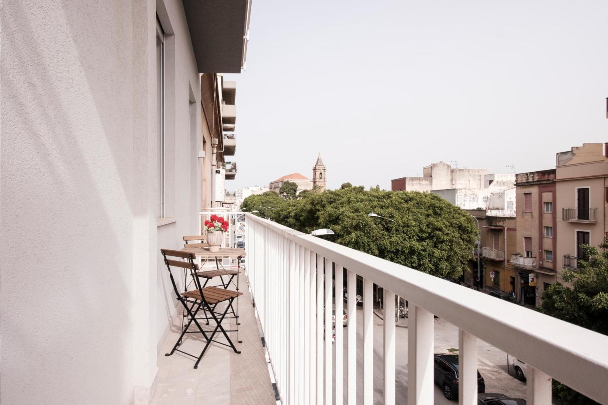 Pepoli Deluxe - Exclusive Apartment - Free Parking Trapani Eksteriør bilde